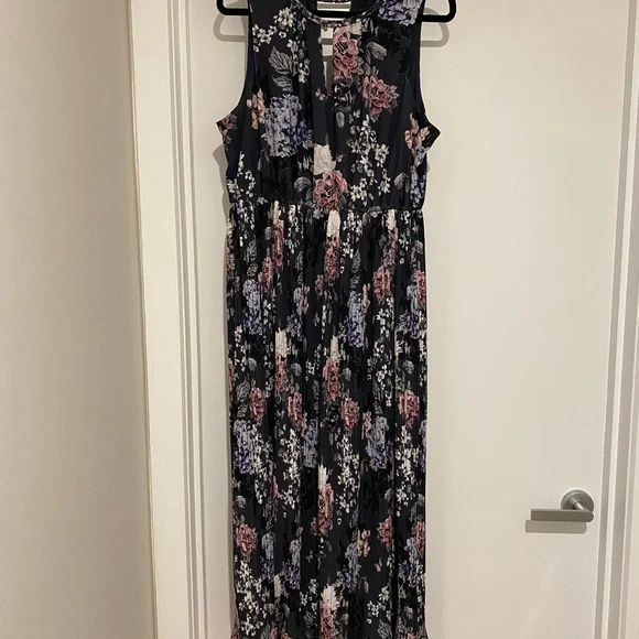 Long Maxi Dress size 14 - Picture 2 of 4